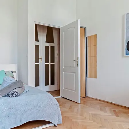 Apartment Kiraly Stret Rumbach Sebestyen *